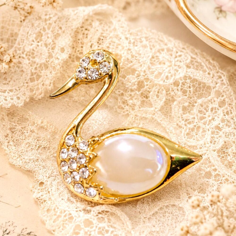 Vintage Gold Tone Rhinestone and Cabochon Swan Figural Brooch